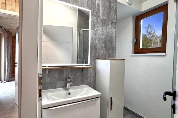 Modulovy dum Anna 48 m²  - detail - koupelna - SIP panel - ManS